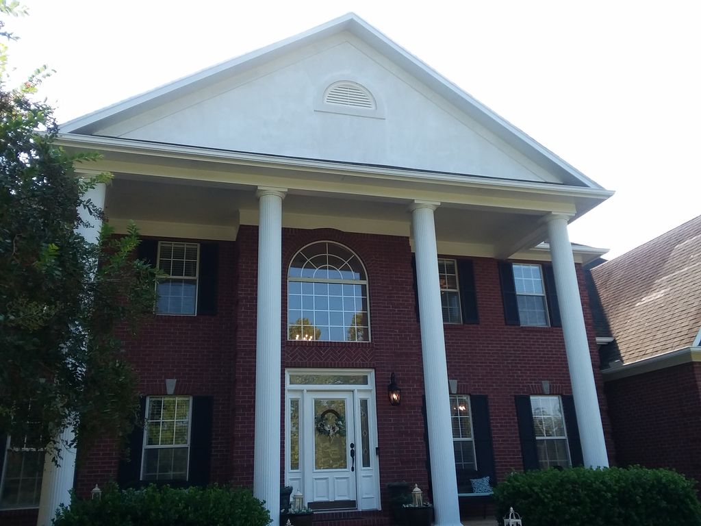 Stately house (trim) in Corinth