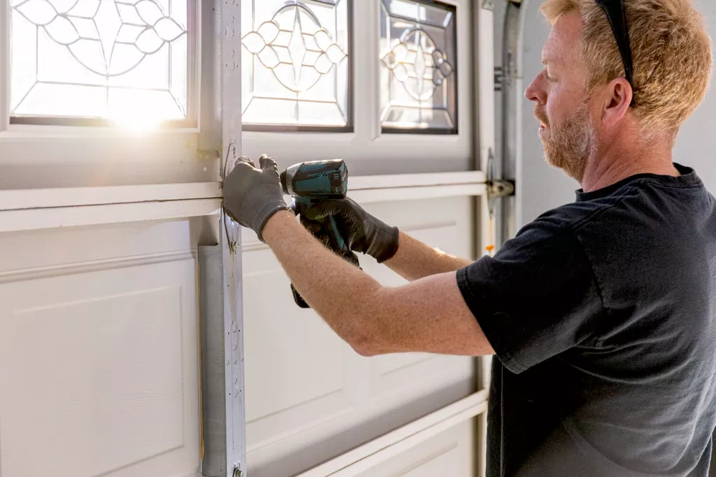 garage door repair man