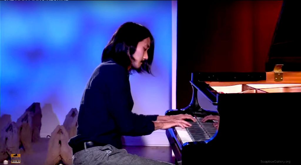 Live-stream performance at the Soapbox Gallery (Se