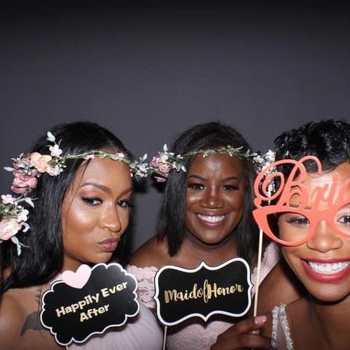 Omg! The photo booth was such a success! Everyone 