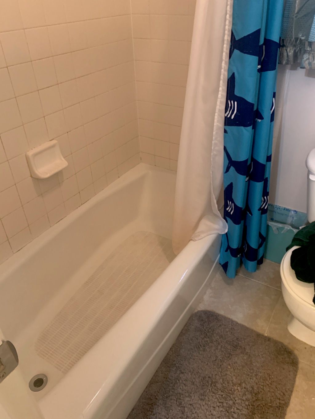 A before bathroom of an Airbnb 