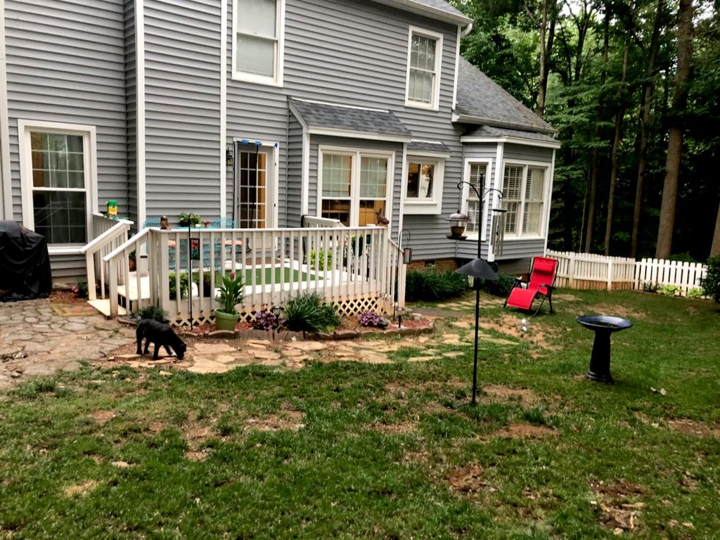 Fenced yard on quiet cul de sac 