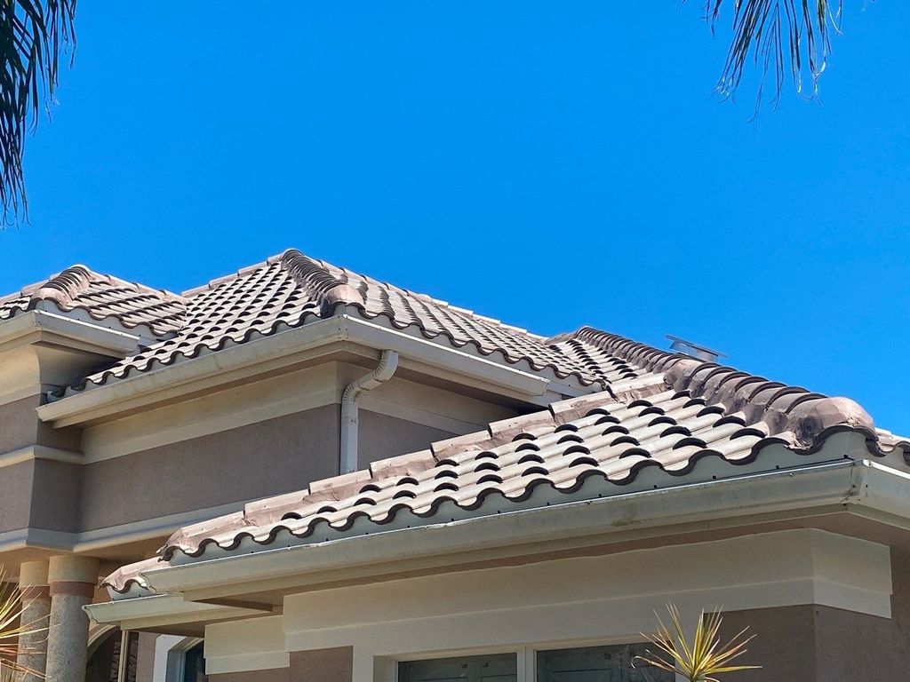 The neighbor to above photo. Liked our work and si