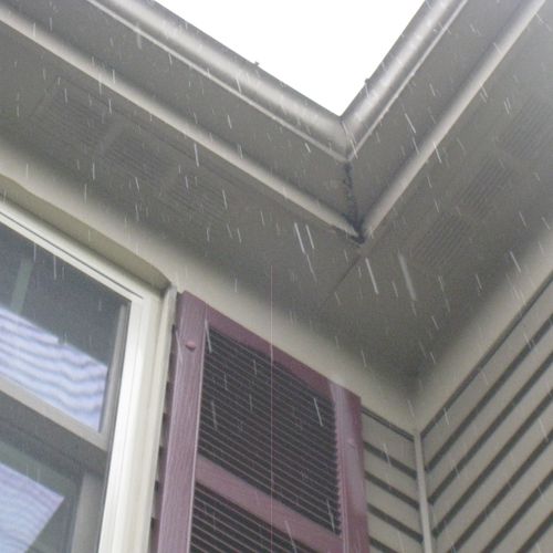 Roofing gaps allow moisture in