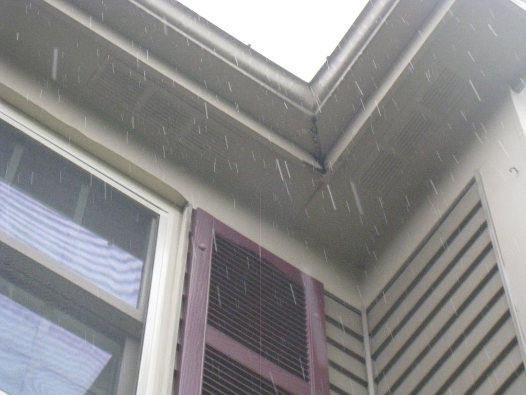 Roofing gaps allow moisture in