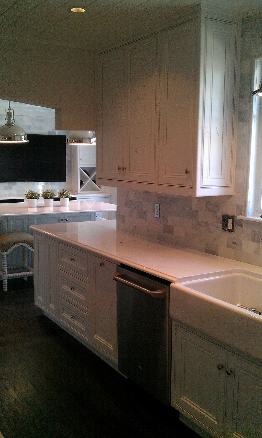 Kitchen details - open corner.