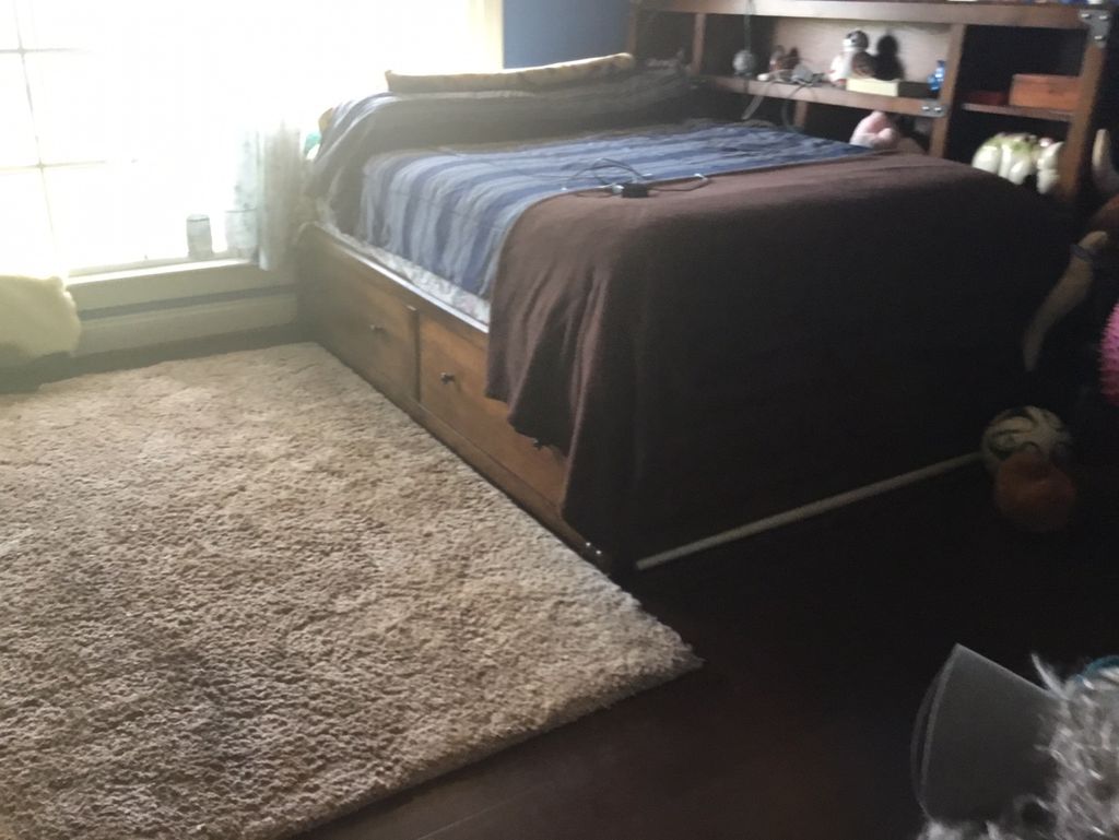 clean and organize bedroom,