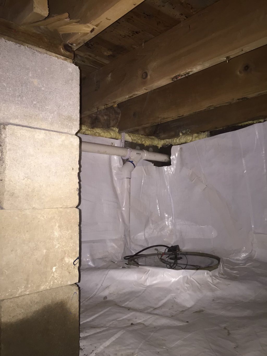Full encapsulation in a crawl space