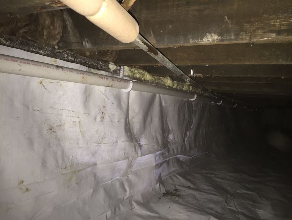 Full encapsulation in a crawl space