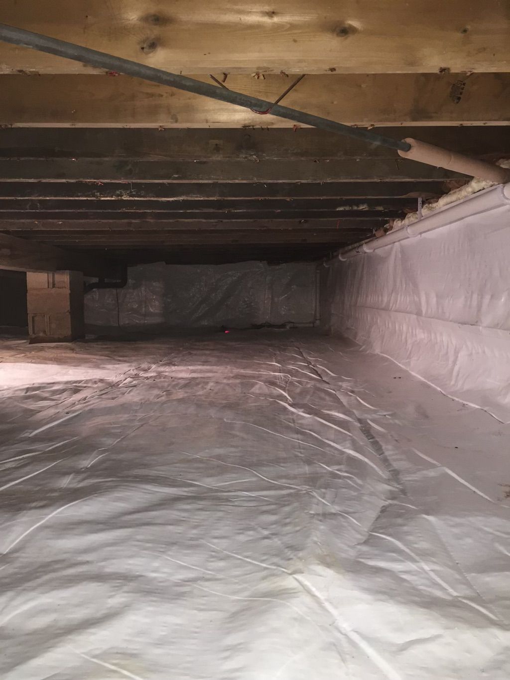 Full encapsulation in a crawl space
