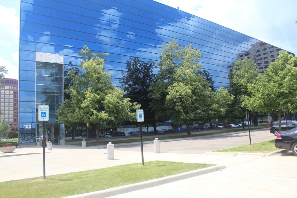 Hossain Tax & Accounting, PLLC (100 W Big Beaver R