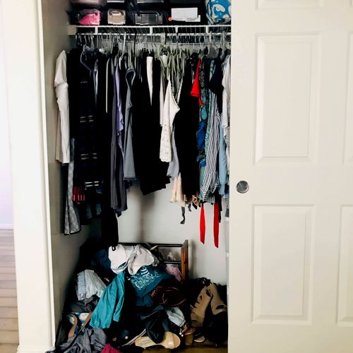 Does your closet look like this? I can help! 