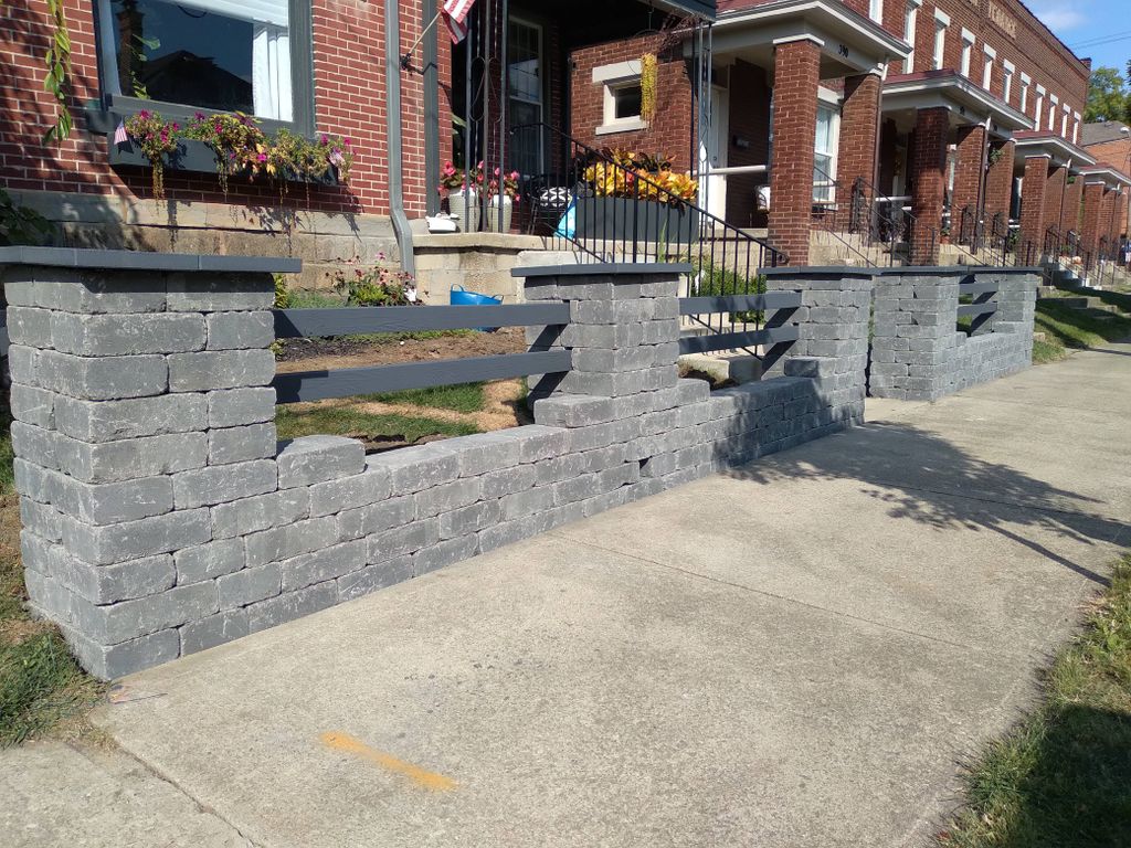 Retainer Wall/Fence 