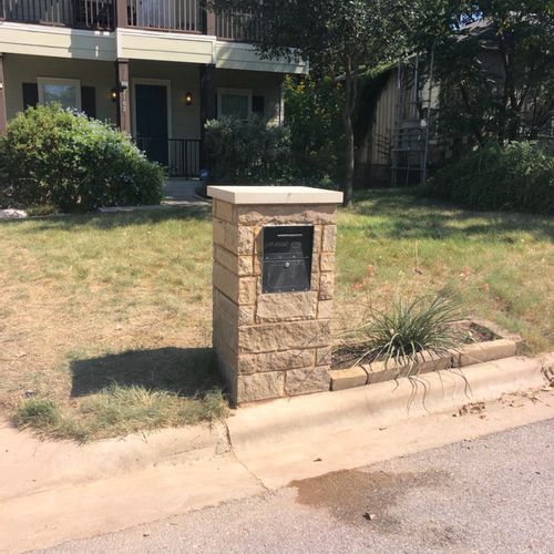 Stone Mailbox with Slab top