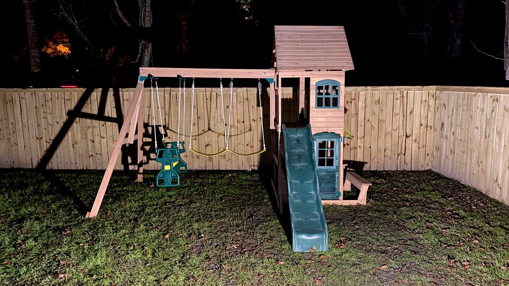 Playset assembly