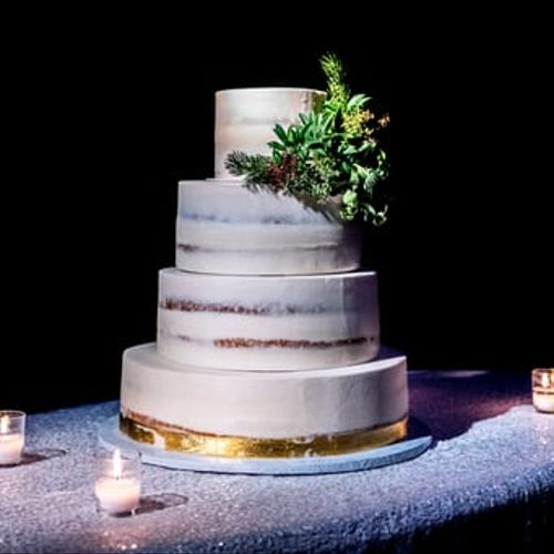 Naked Wedding Cake\