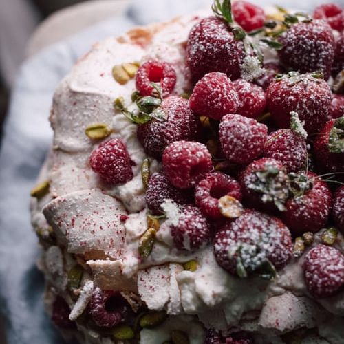 Pavlova Cake