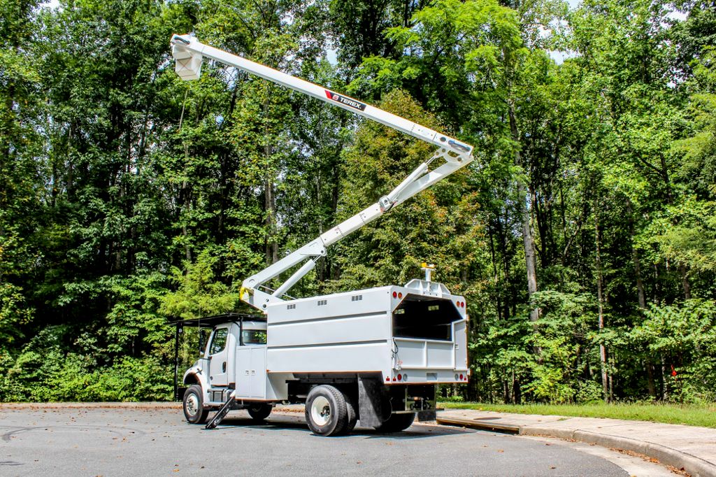 bucket truck