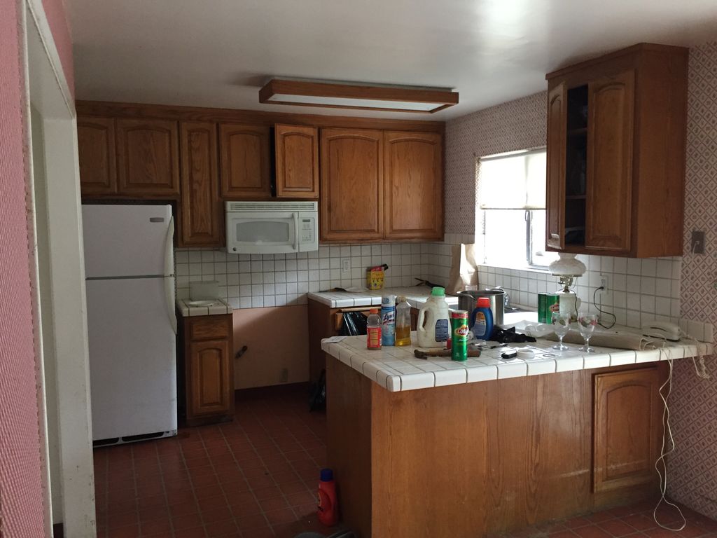 Before pic of kitchen