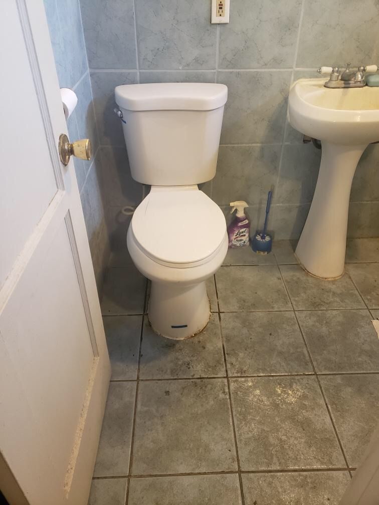 Bathroom (before)