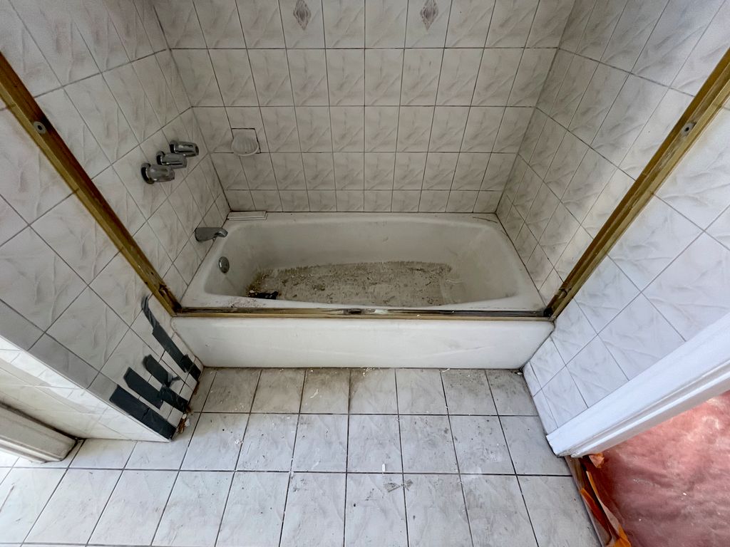 Shower and Bathtub Repair