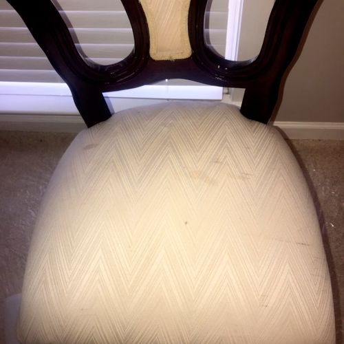 Dining room chairs went from yellow to white withi