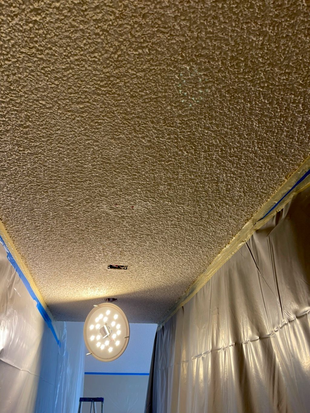  Popcorn ceiling before remove