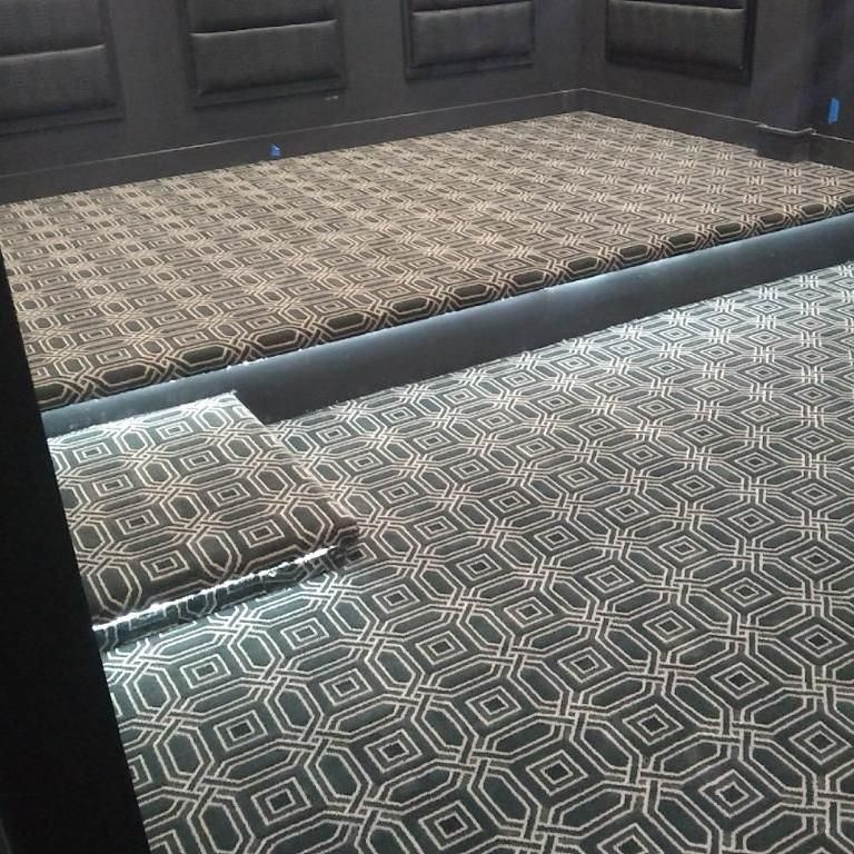 Robert’s Carpet and More