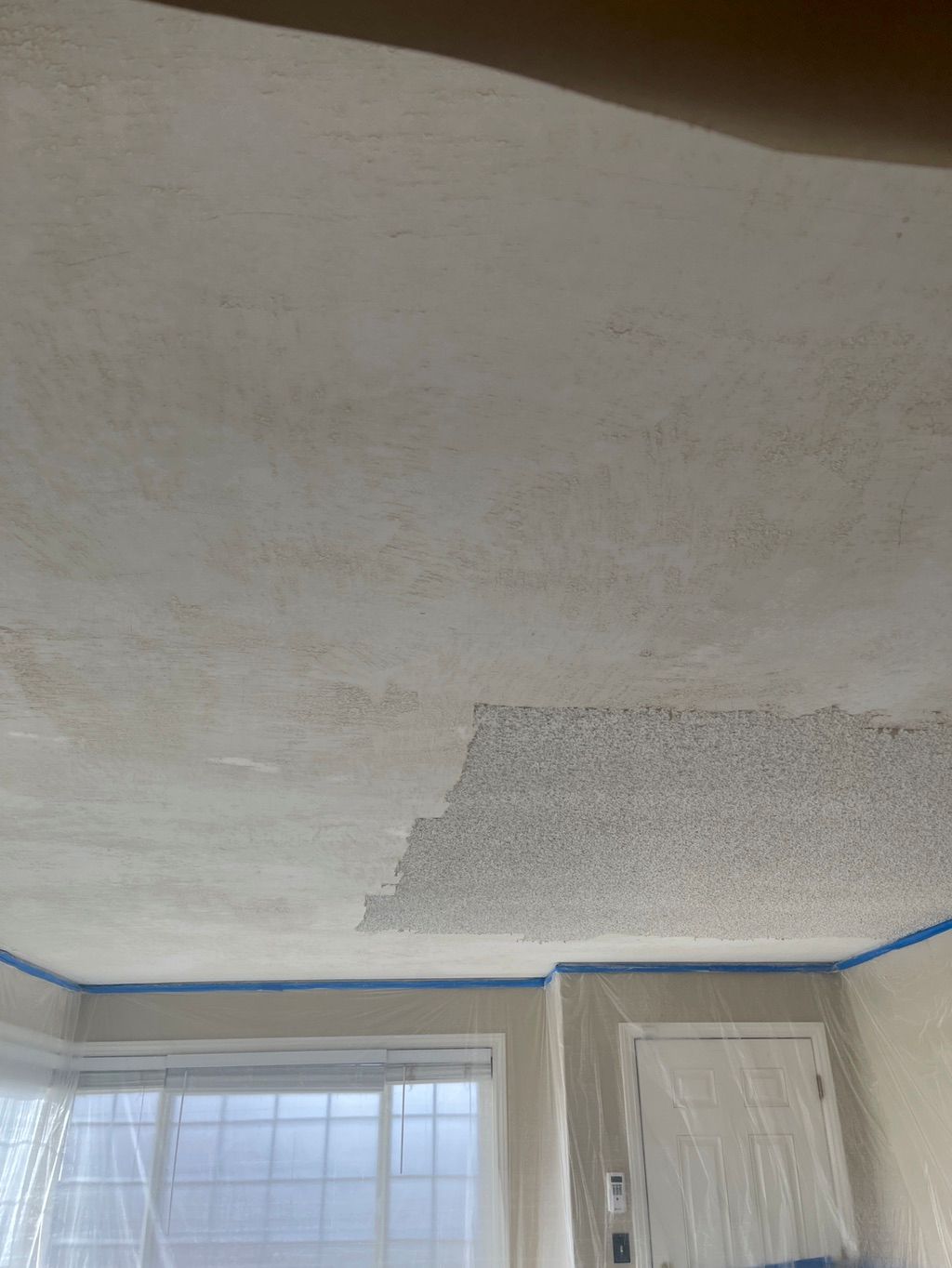 Big leaving room popcorn ceiling 