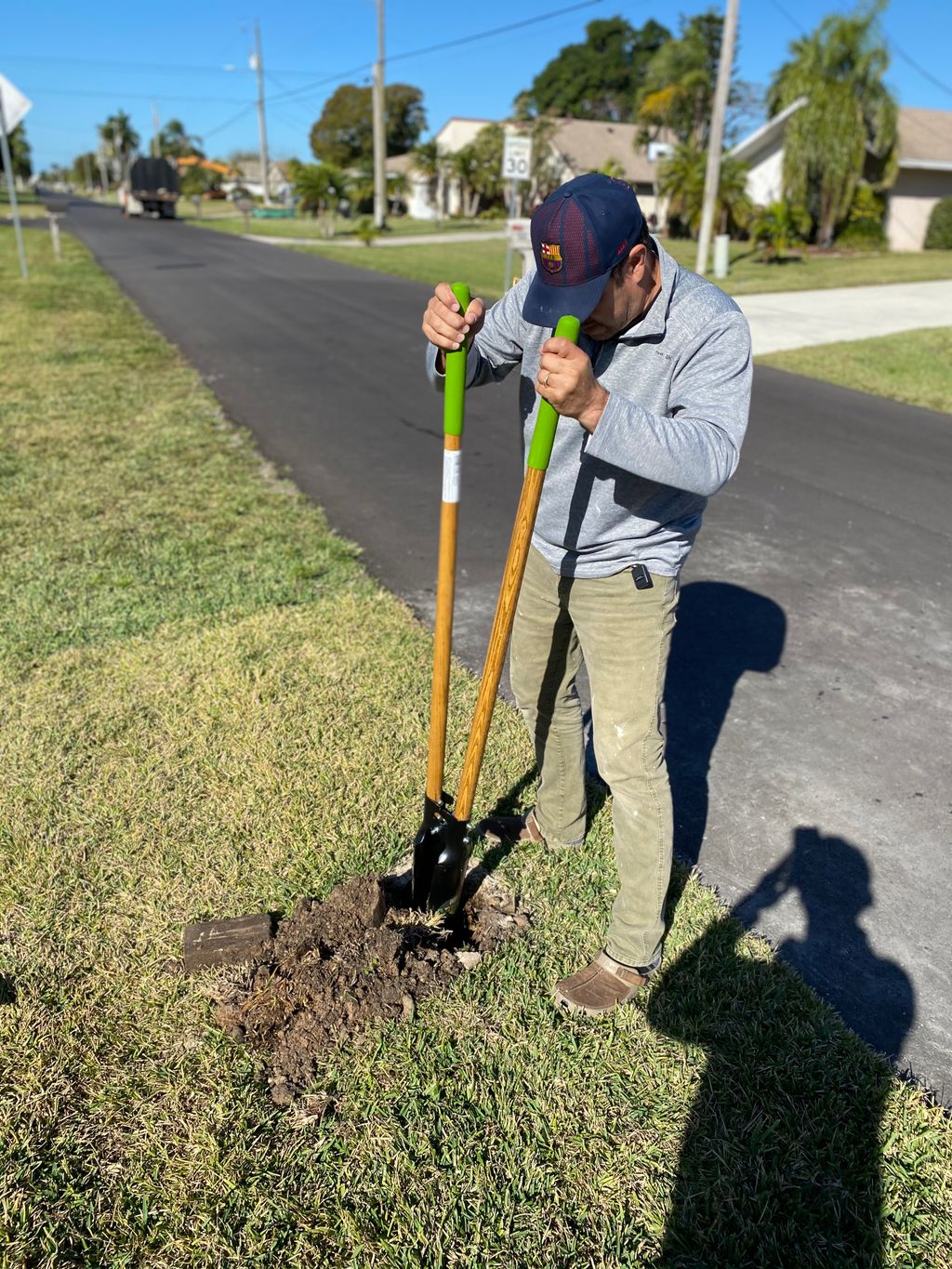 Installing a Mailbox - Digging Cut WindowHole