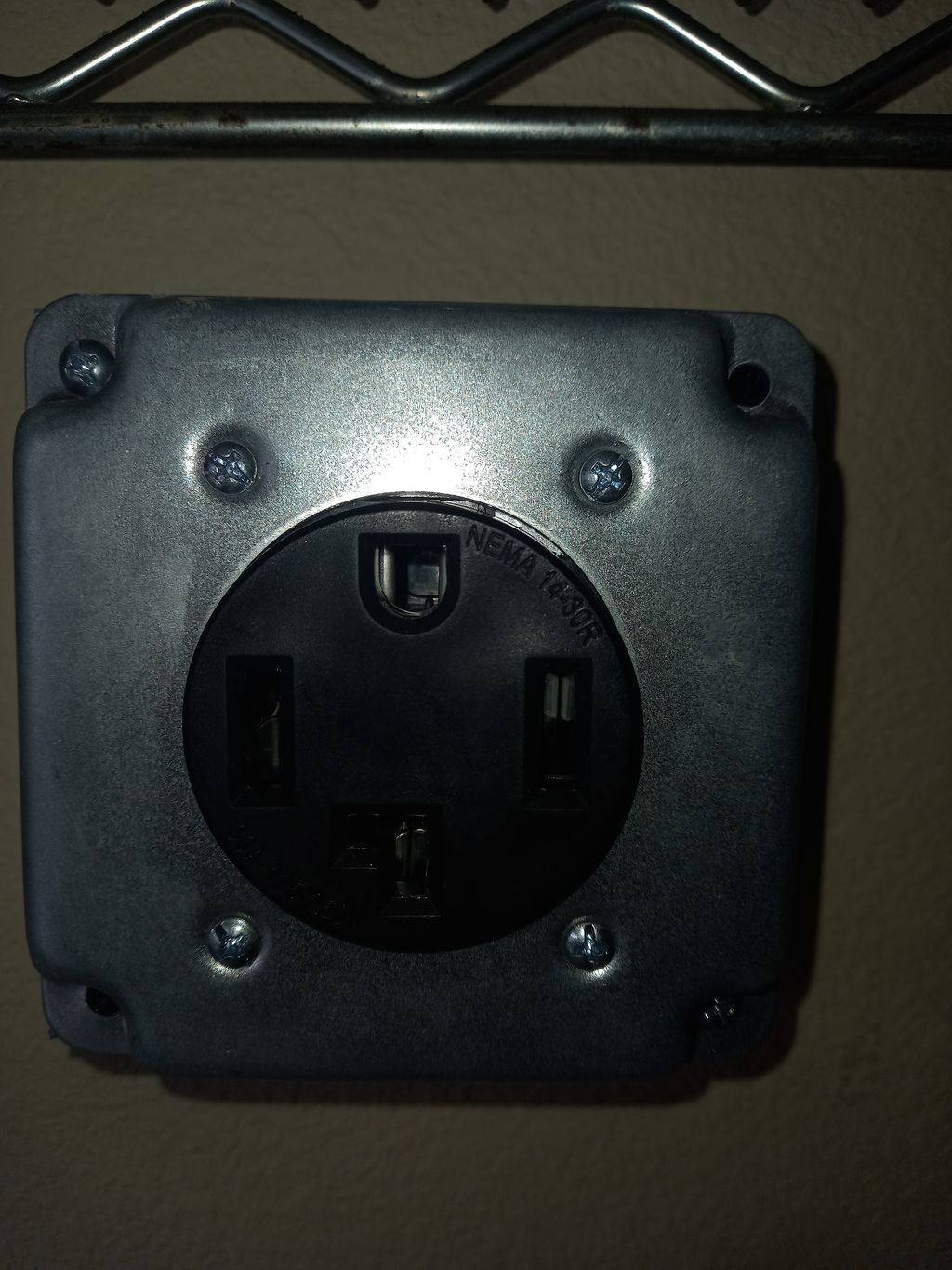 240 volt 50amp car charger outlet