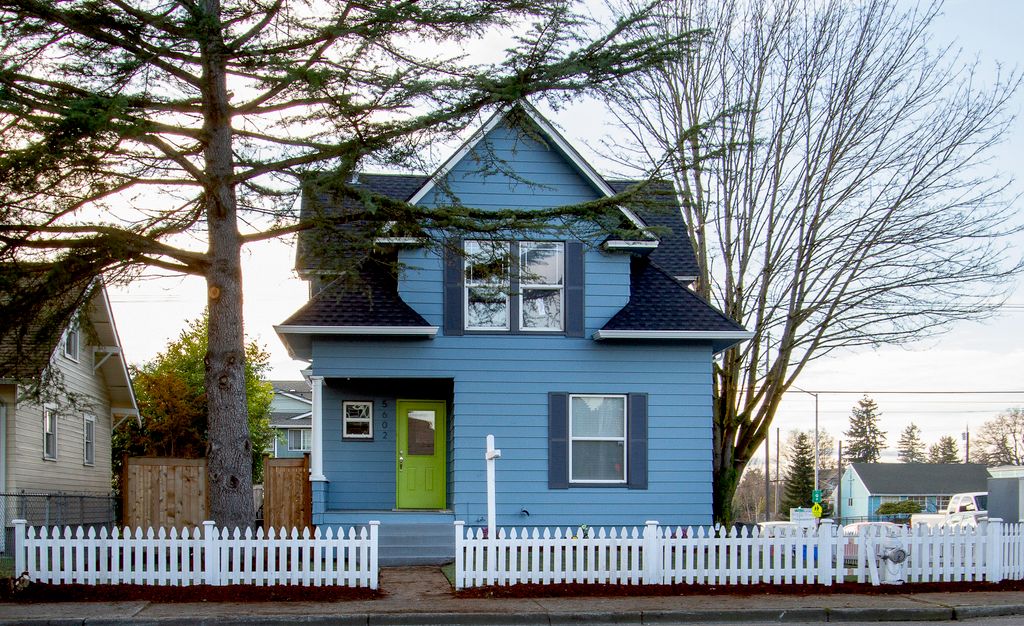 Exterior - Tacoma 