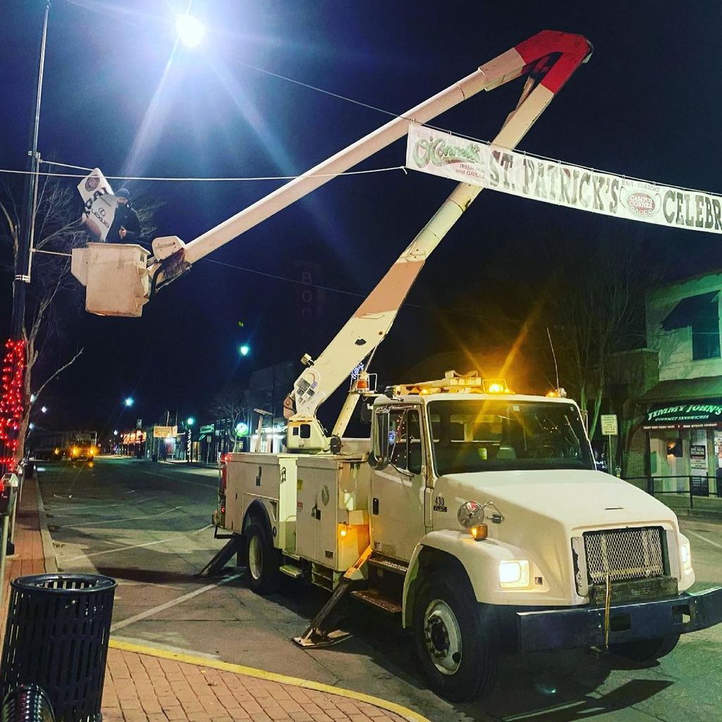 Installing signage in Norman