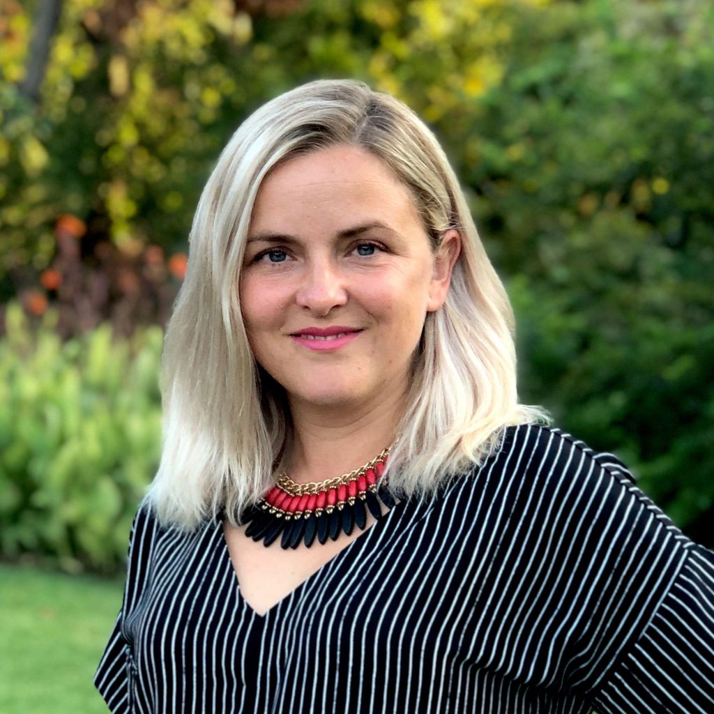 Dining Room With Chair, Grey Rug, And Table Ideas April 2024 Thumbtack