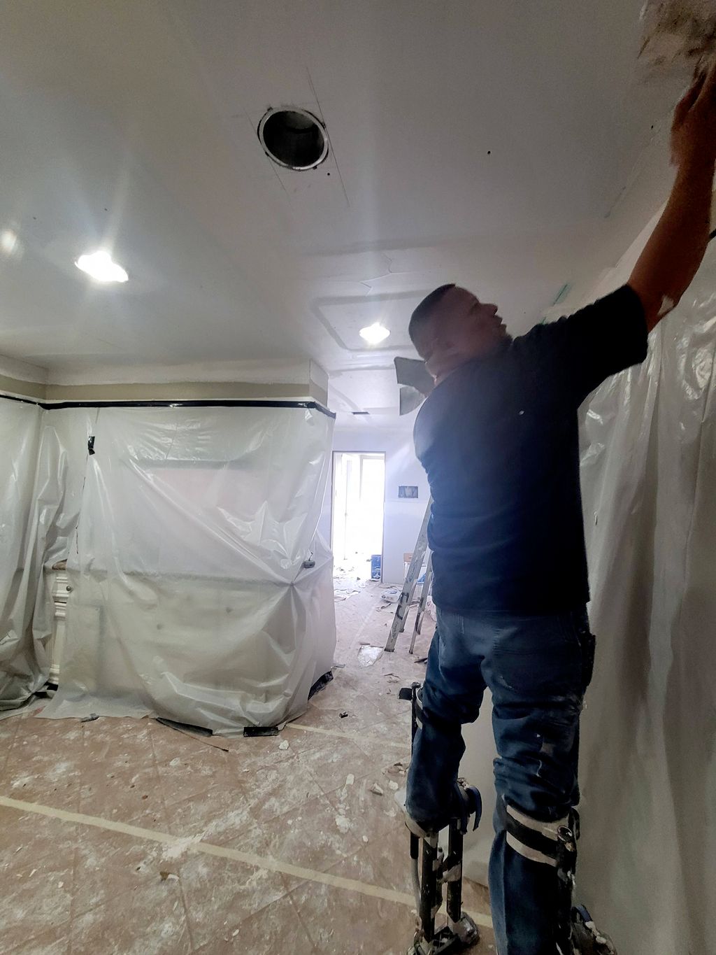 Drywall Tape,float and texture after broken water 