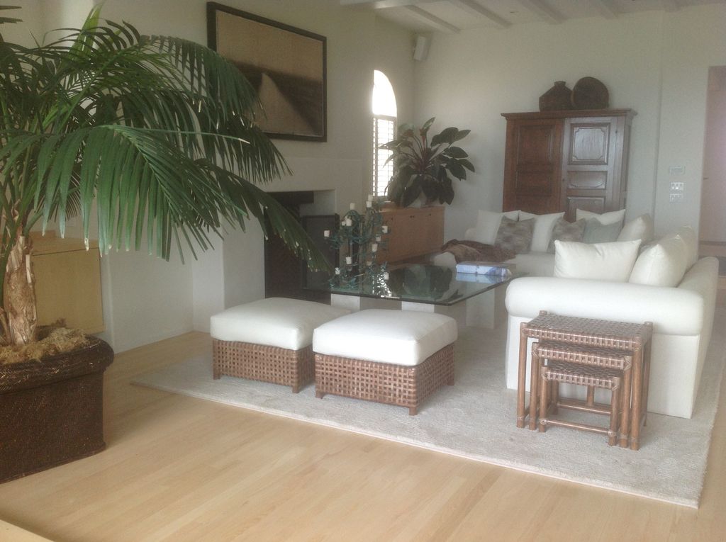 Santa Monica Beach Home/Living Room