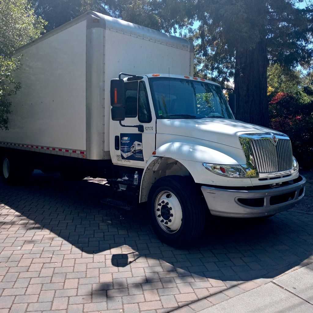 DDT DELIVERY AND MOVING SERVICES