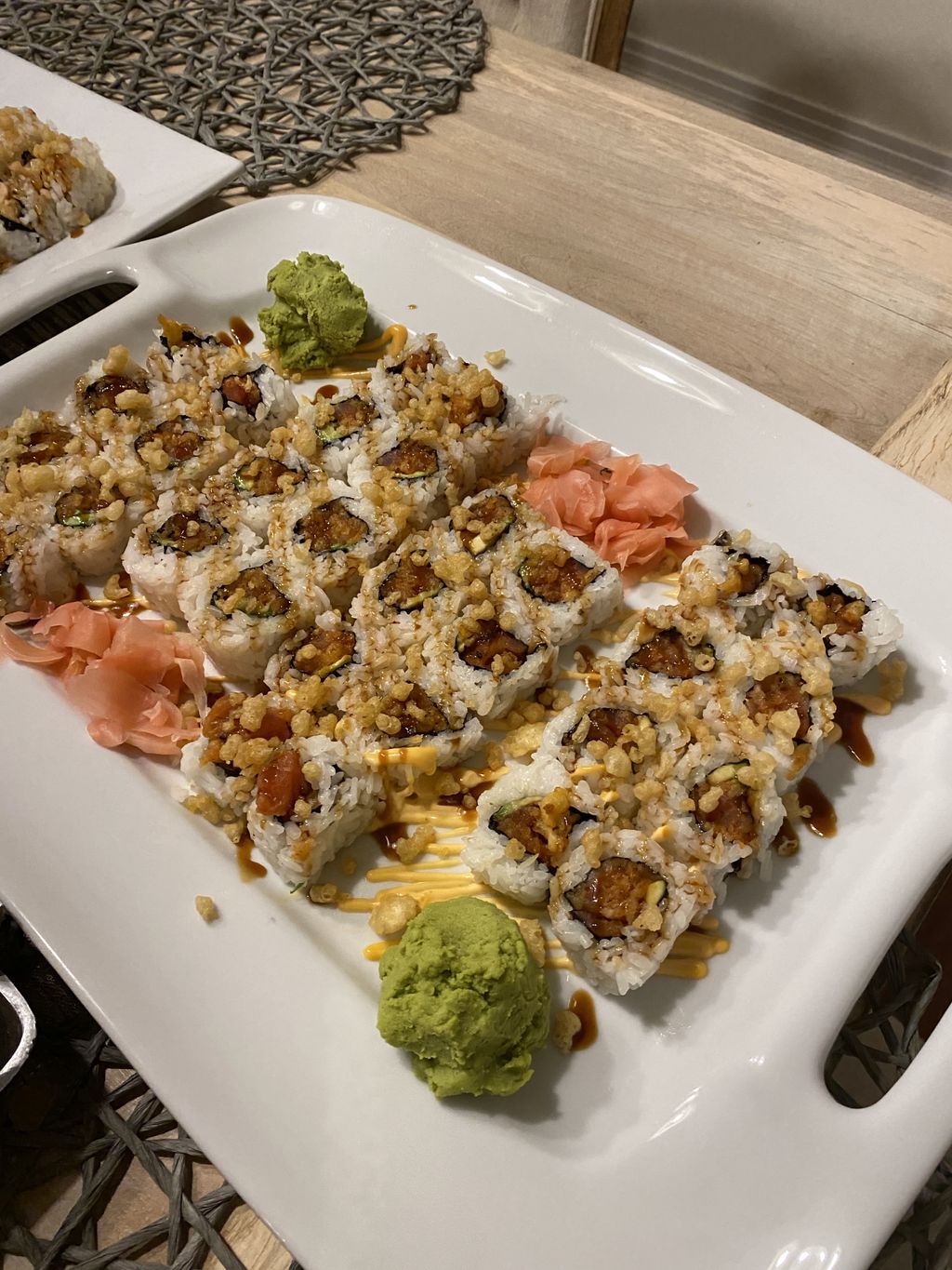spicy tuna rolls