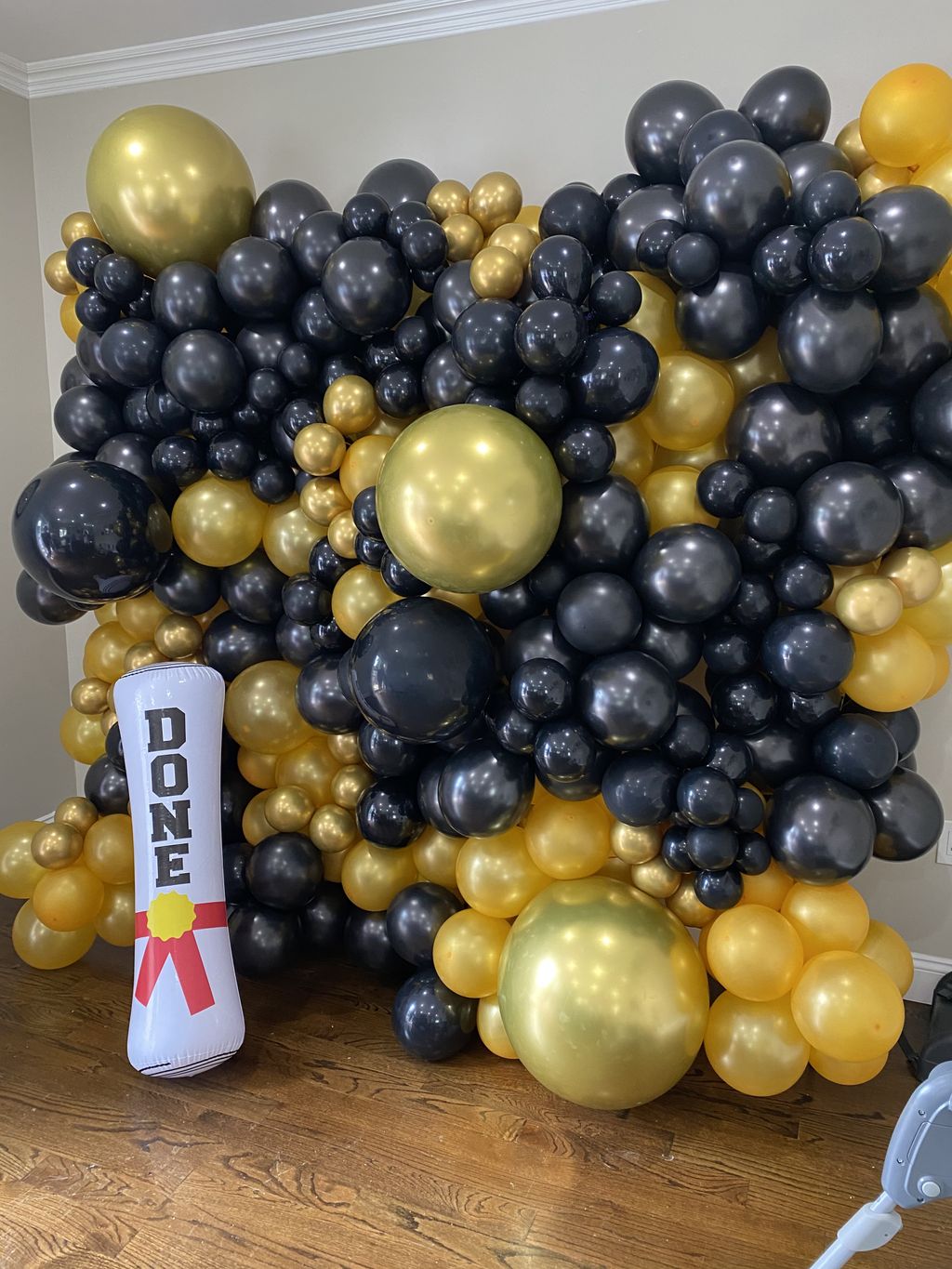 Graduation balloon wall by@balloons_by_a