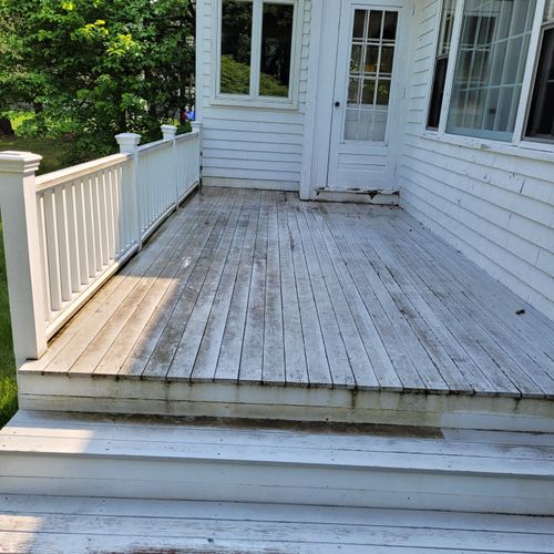 Deck Staining and Sealing