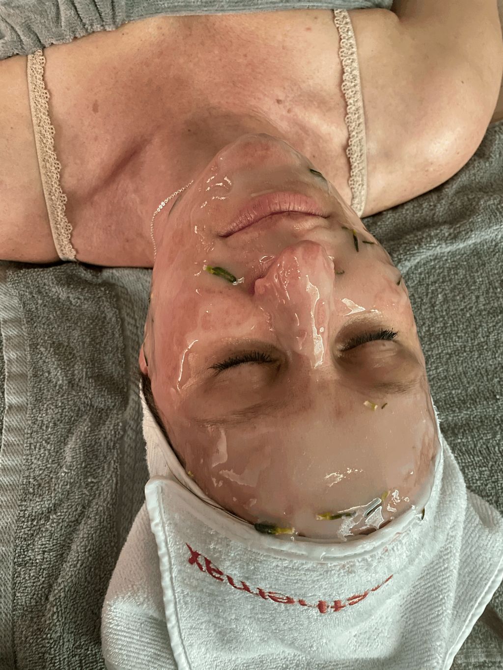 Custom Facial w/Goji Berry HydroJelly Mask