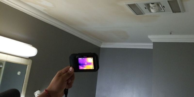 equipment detecting moisture on the wall