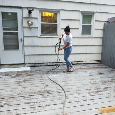 Avatar for Stephanie cleaning