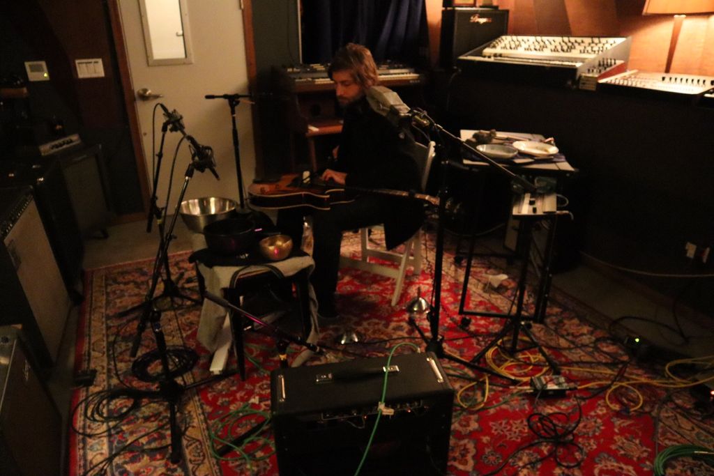 8 mic setup for solo guitar session 