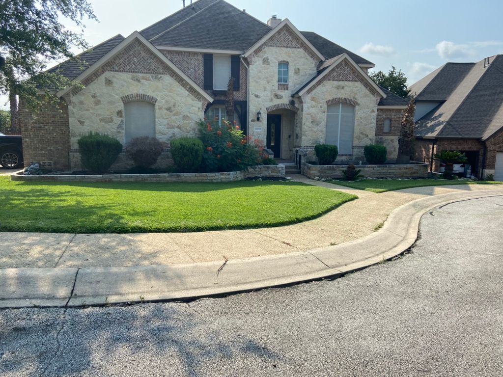 Mowing & edging is always satisfying when done rig