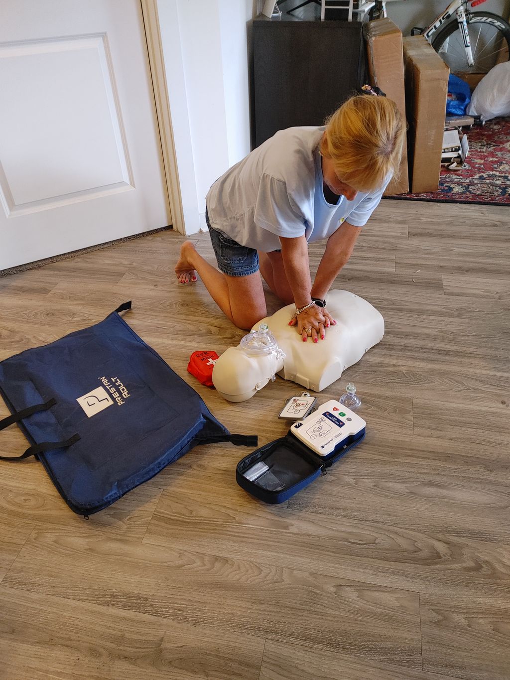 Learning high quality chest compressions with feed