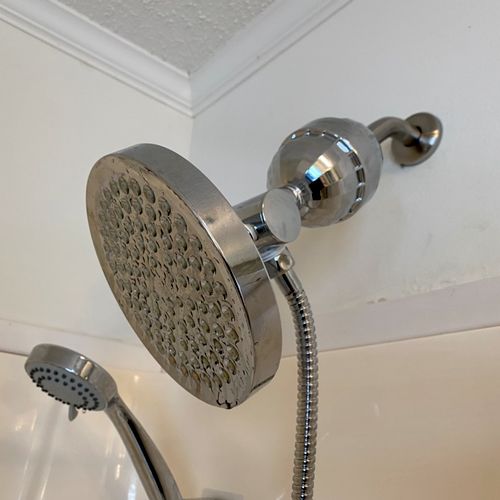 Very quick and diligent work on a shower head that