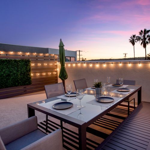 Sunset Patio (Listed in AIRBNB/VRBO)