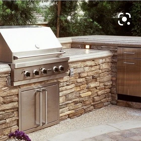 outdoor kitchen!