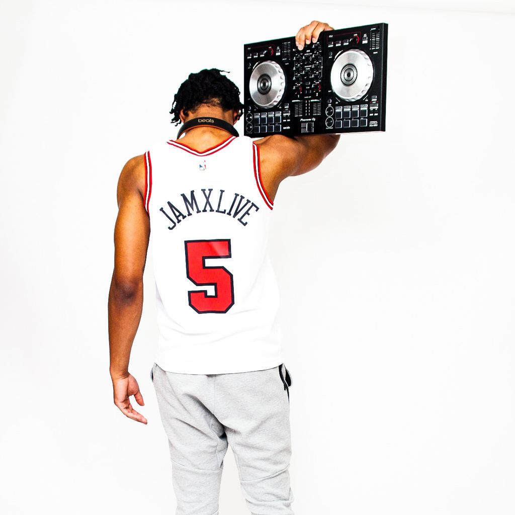 DJ JamxliVe